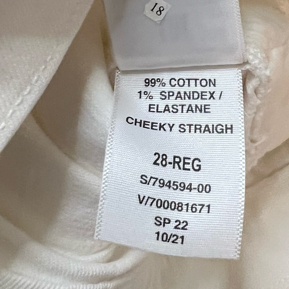 Gap High Rise Cheeky Straight Jeans with Raw hem - Picture 12 of 12